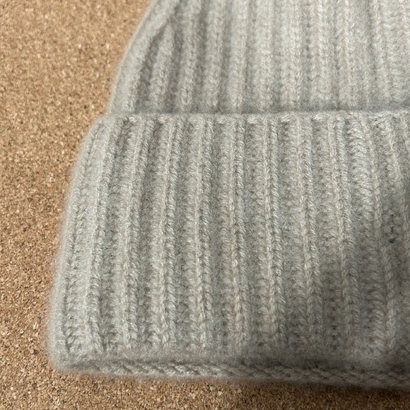 Vince Tan Cashmere Donegal Rib Cuffed Hat one size - Picture 3 of 11